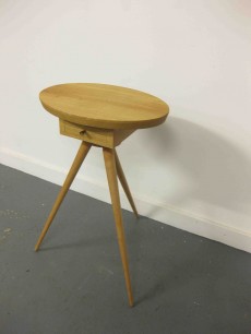 Atomic side table